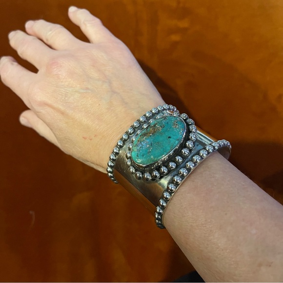Sterling turquoise cuff by Pat Areias - Picture 9 of 9